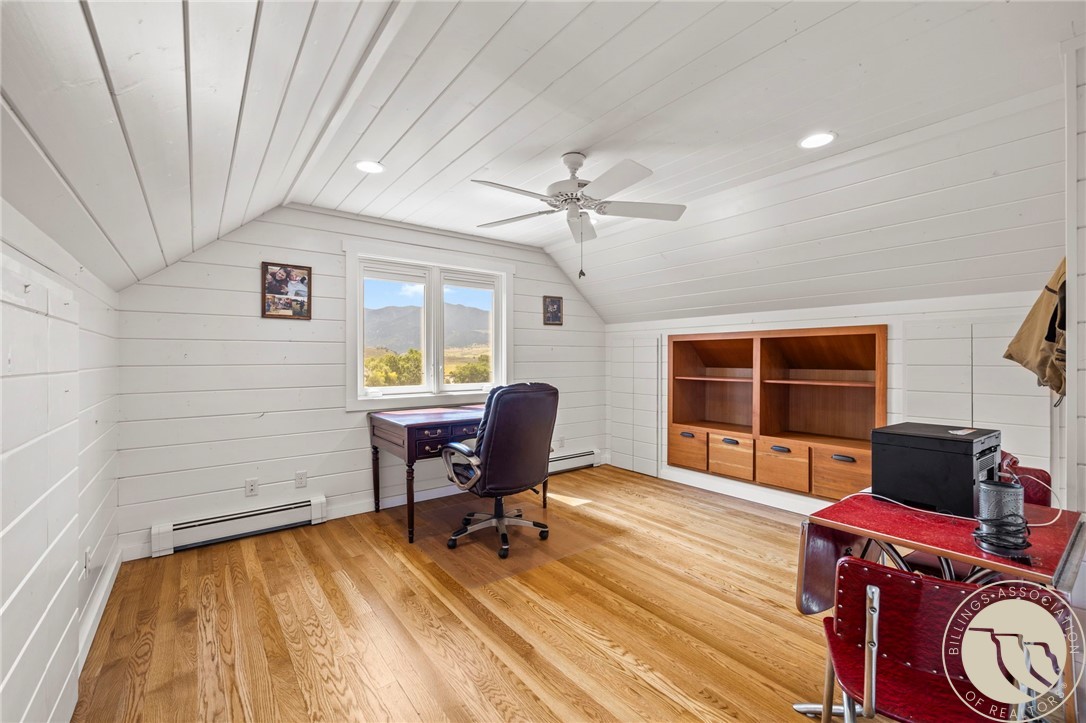 Nye, Montana 59061, United States, 5 Bedrooms Bedrooms, ,5 BathroomsBathrooms,Residential,Active,187984