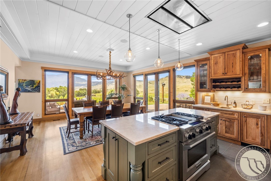 Nye, Montana 59061, United States, 5 Bedrooms Bedrooms, ,5 BathroomsBathrooms,Residential,Active,187984