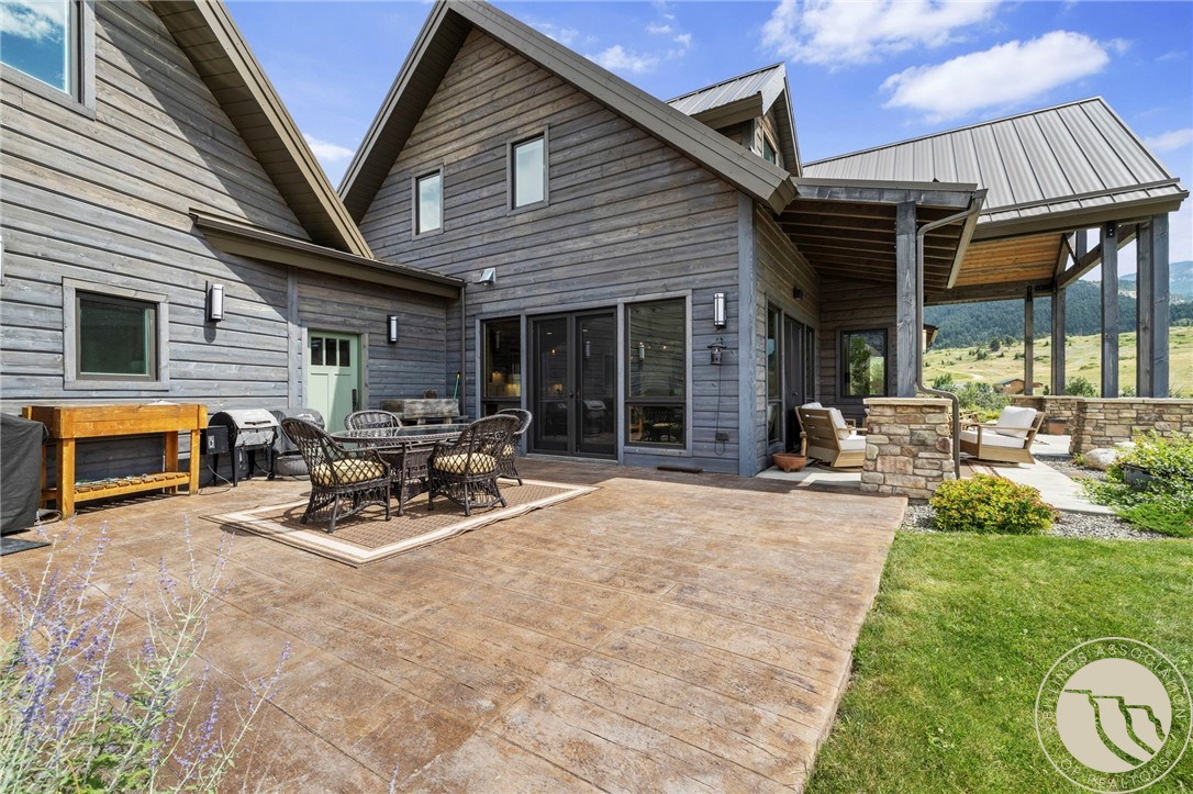 Nye, Montana 59061, United States, 5 Bedrooms Bedrooms, ,5 BathroomsBathrooms,Residential,Active,187984