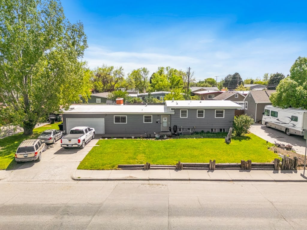 1138 Lewis Avenue