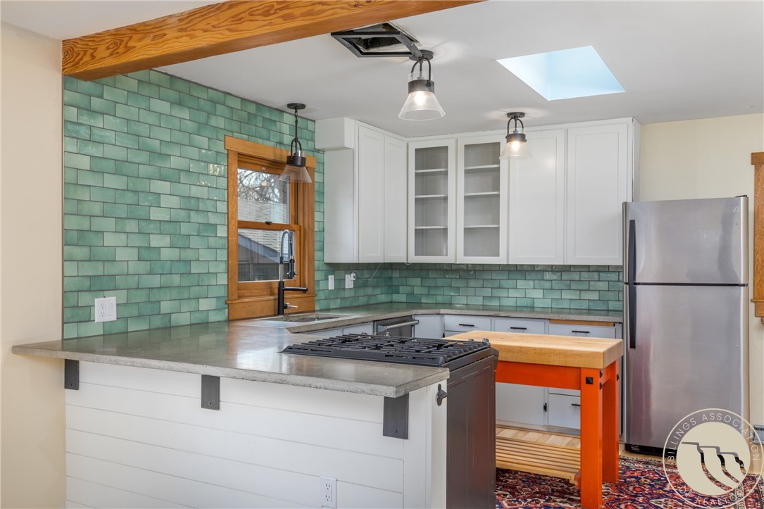 2308 Louise Lane