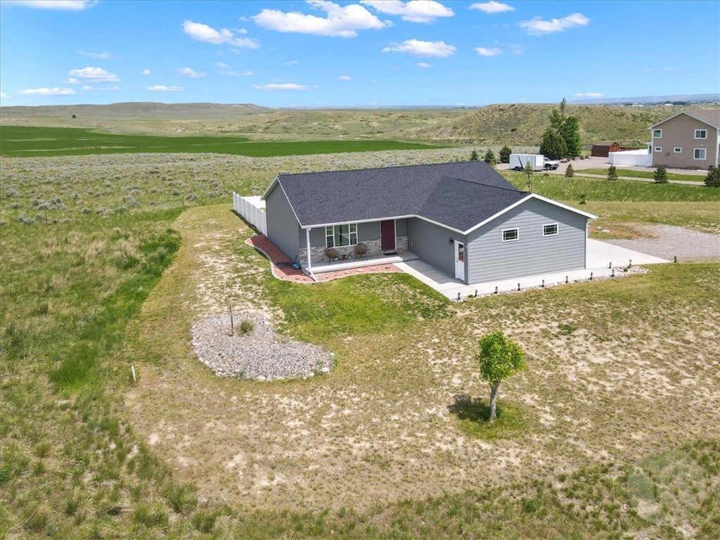 1985 Coyote Ridge Road N