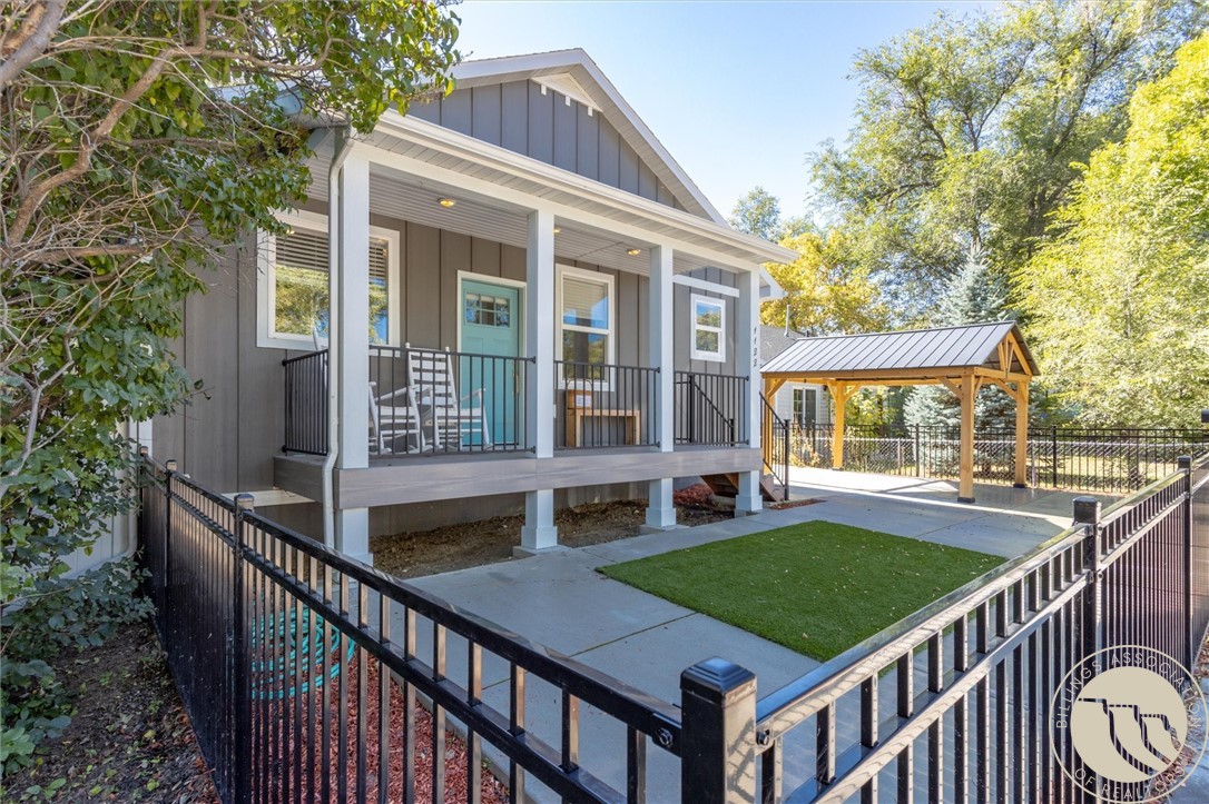 1122 Howard Avenue