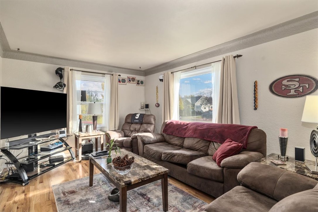1229 Ave E