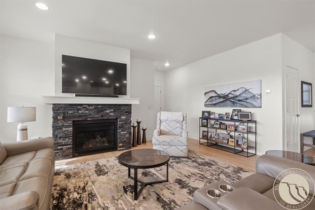 4923 Silver Creek Trail