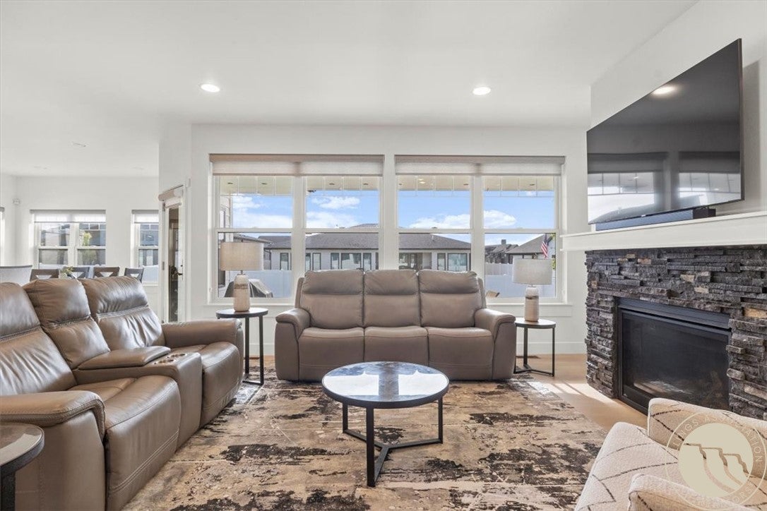 4923 Silver Creek Trail