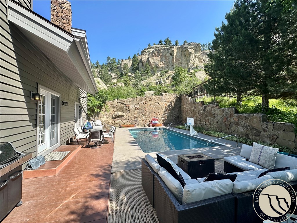 3311 Harlou Dr.