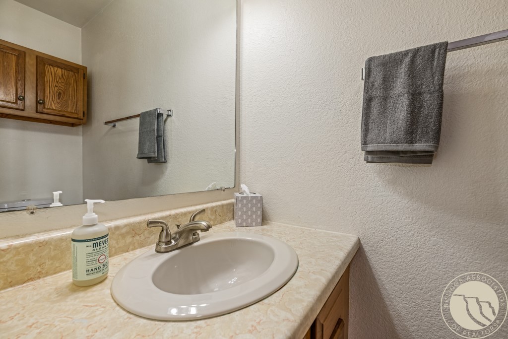 2225 Monad Road 2