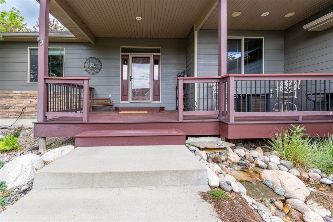 2175 Saddleback Drive