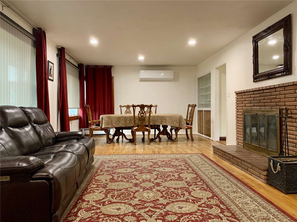 2413 Elizabeth Street