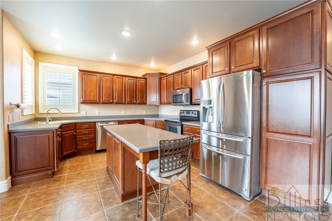 Billings, Montana 59106, United States, 6 Bedrooms Bedrooms, ,4 BathroomsBathrooms,Residential,Contingent,63449