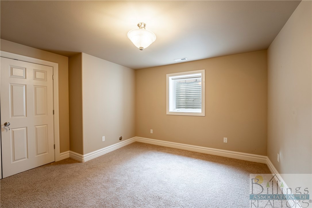 Billings, Montana 59106, United States, 6 Bedrooms Bedrooms, ,4 BathroomsBathrooms,Residential,Contingent,63449