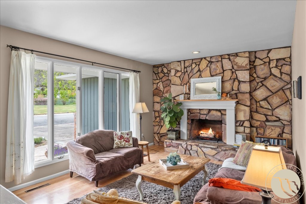 611 Indian Trail