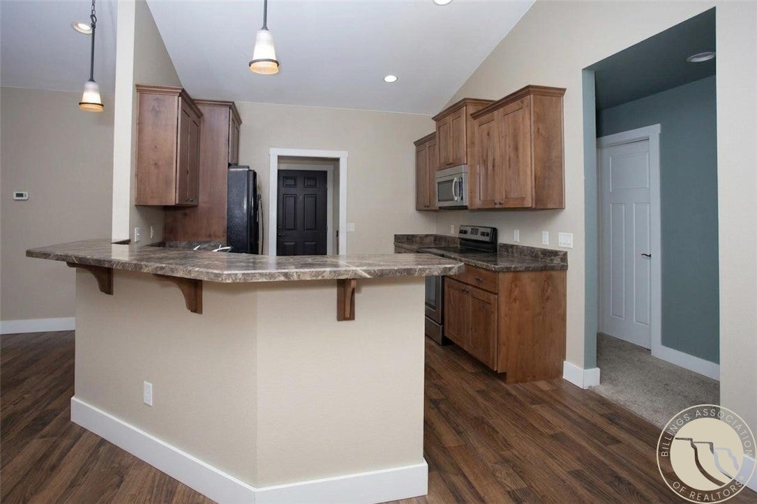 5606 XB Road