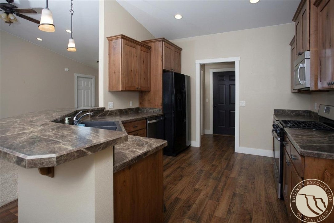 5606 XB Road
