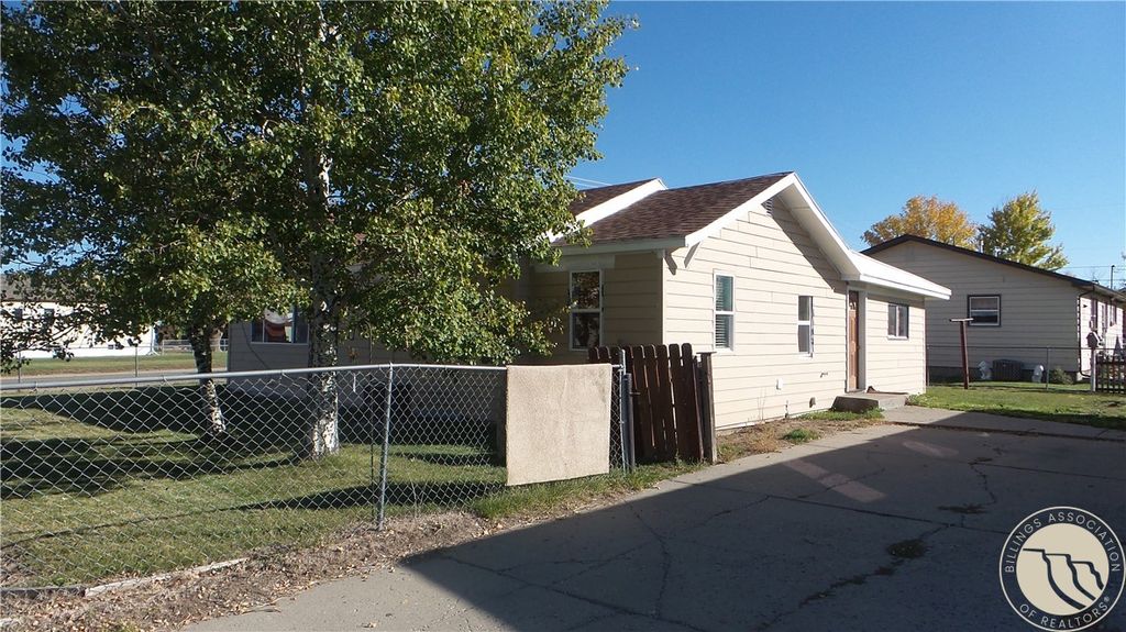 Photo of 4 S. Miles Avenue, Hardin, MT 59034 (MLS # 356168)