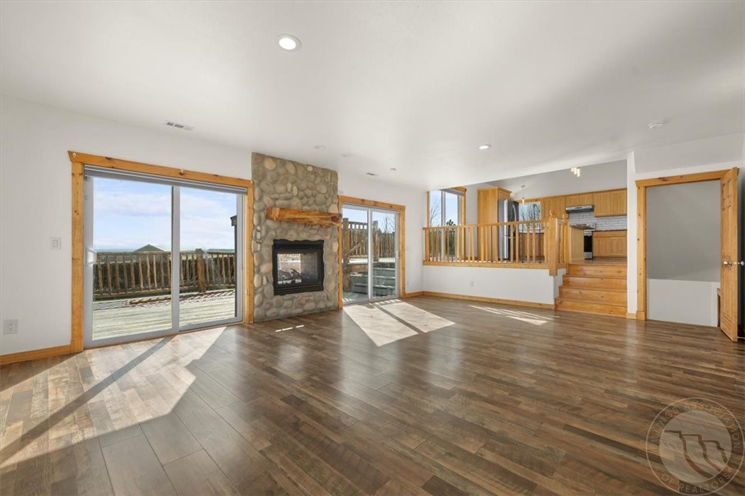 1960 Coyote Ridge Road N