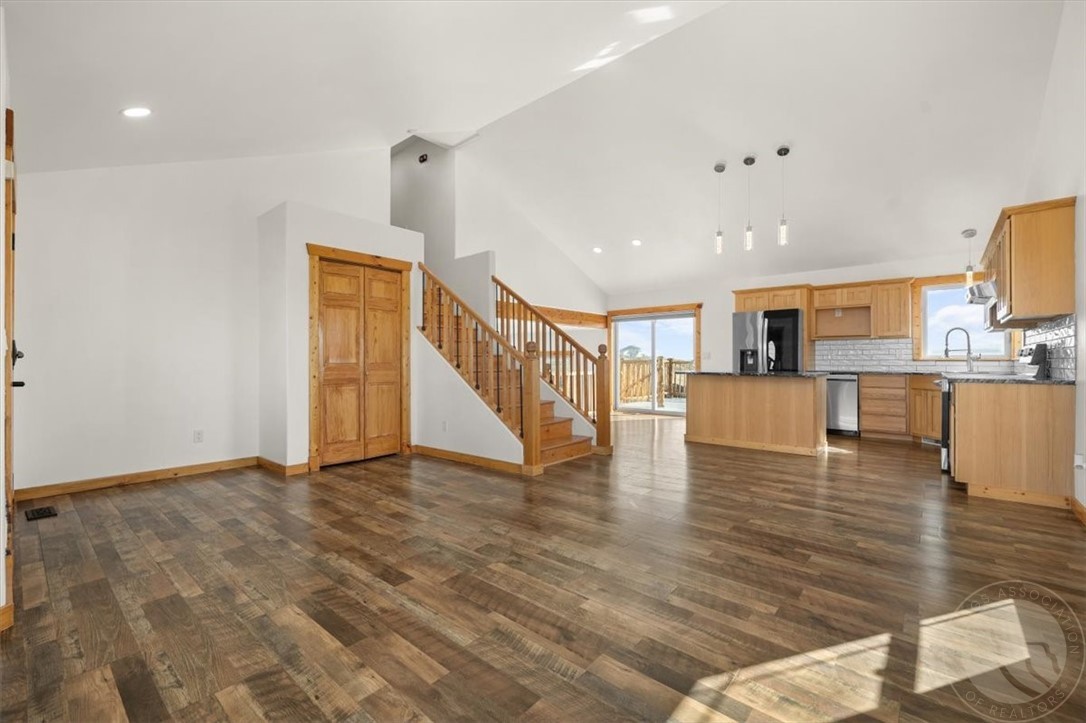 1960 Coyote Ridge Road N