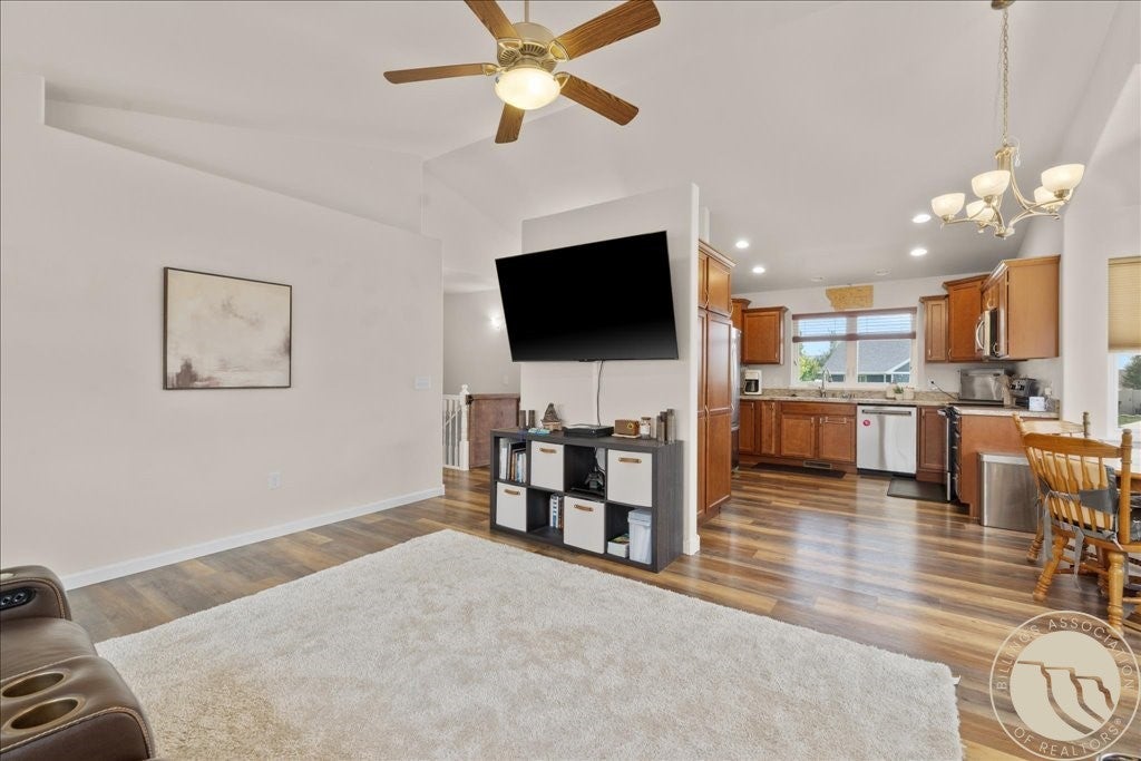 3150 E Copper Ridge