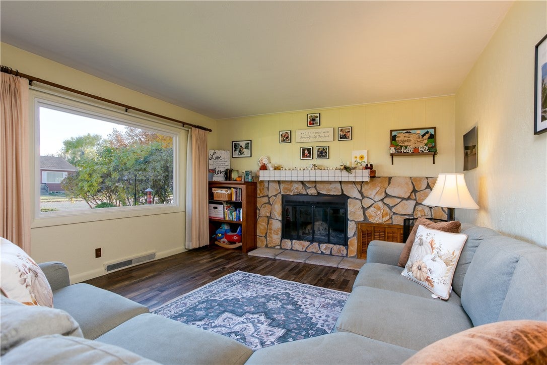 2013 Clark Avenue