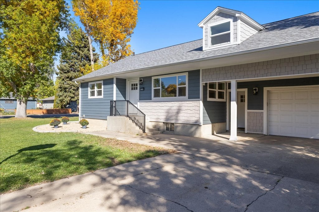 1825 10th Street W