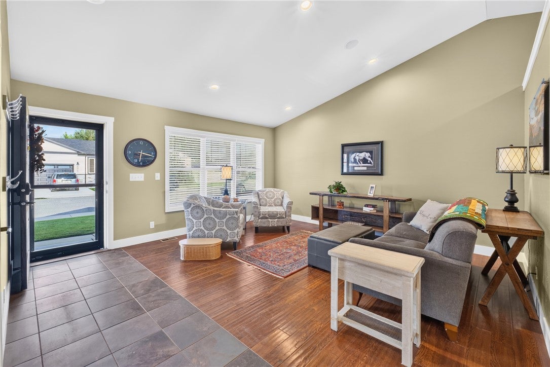 3076 Hunters Ridge Loop