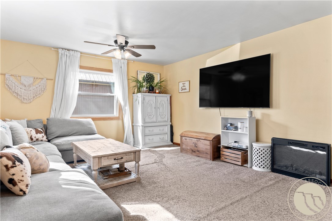 1015 1st Street W