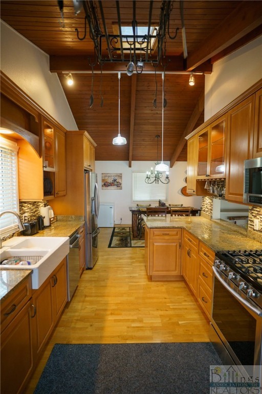 Columbus, Montana 59019, United States, 3 Bedrooms Bedrooms, ,2 BathroomsBathrooms,Residential,Contingent,67614