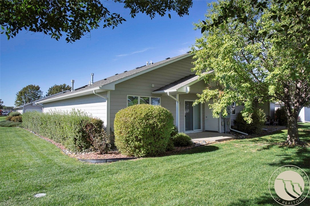 3355 Crater Lake Avenue 8
