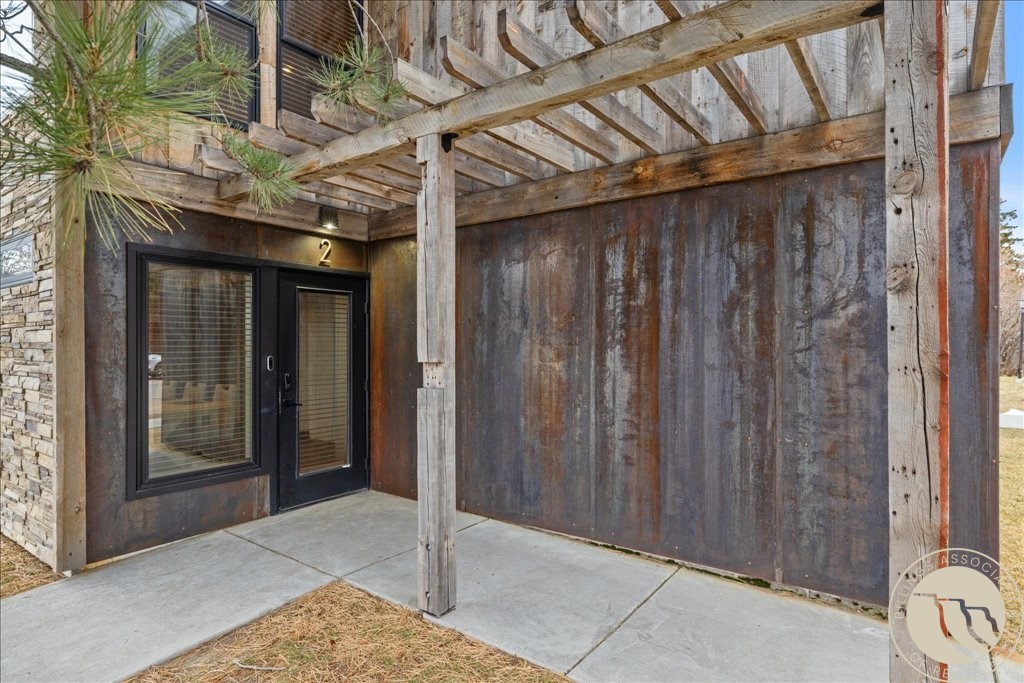 202 Hauser Avenue S 2