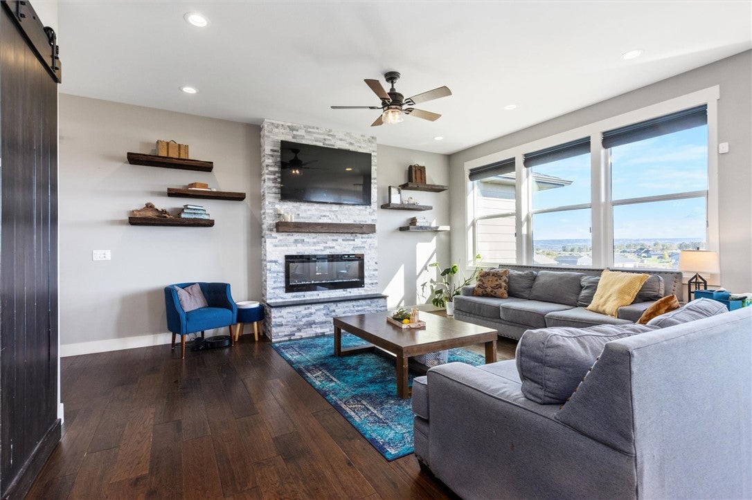 1706 Walker Lane