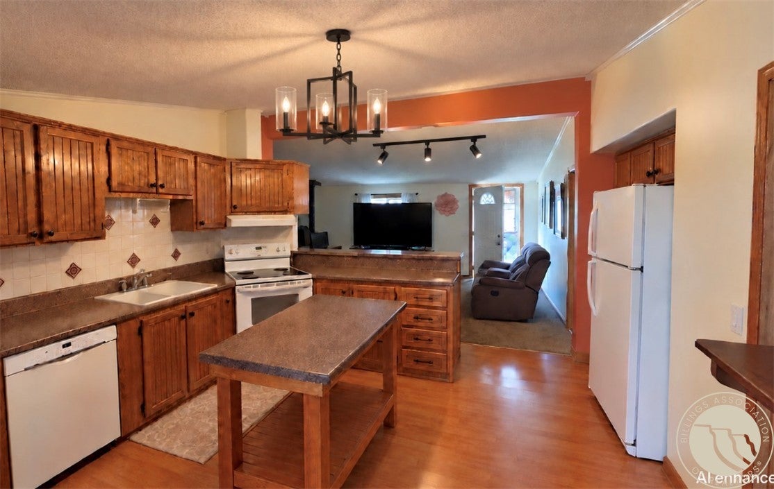 1062 Laramie