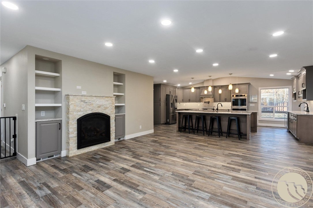 1119 O Malley DR