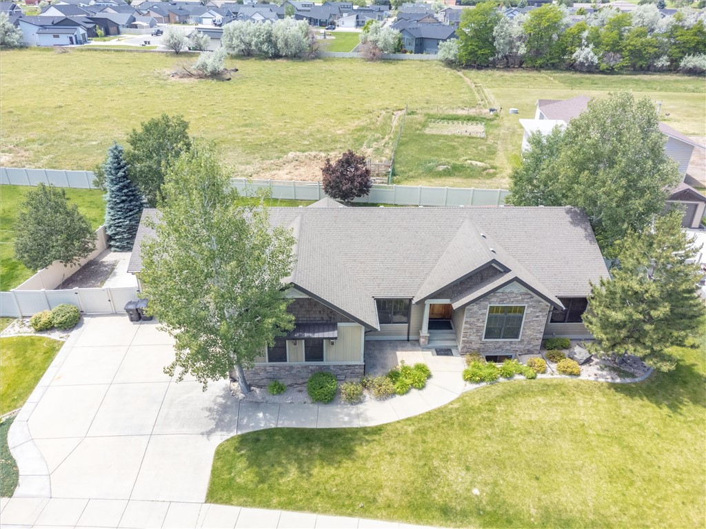 1210 BERINGER Way