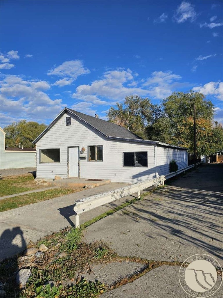 407 Cook Avenue