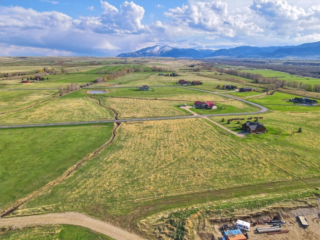 TBD-Lot 5 Horseshoe