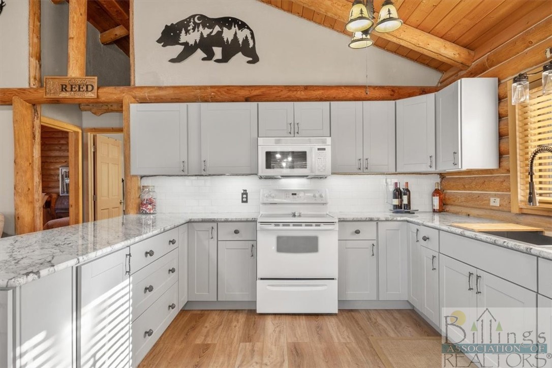 Nye, Montana 59061, United States, 2 Bedrooms Bedrooms, ,1 BathroomBathrooms,Residential,Active,68737