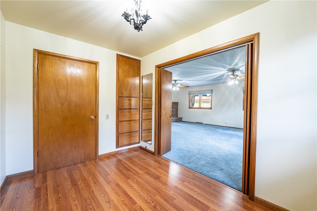 Billings, Montana 59105, United States, 4 Bedrooms Bedrooms, ,2 BathroomsBathrooms,Residential,Contingent,237191