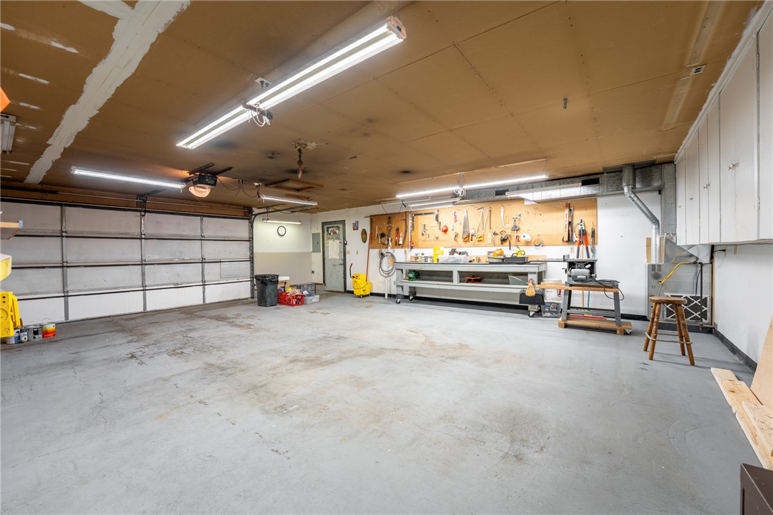 Billings, Montana 59105, United States, 4 Bedrooms Bedrooms, ,2 BathroomsBathrooms,Residential,Contingent,237191