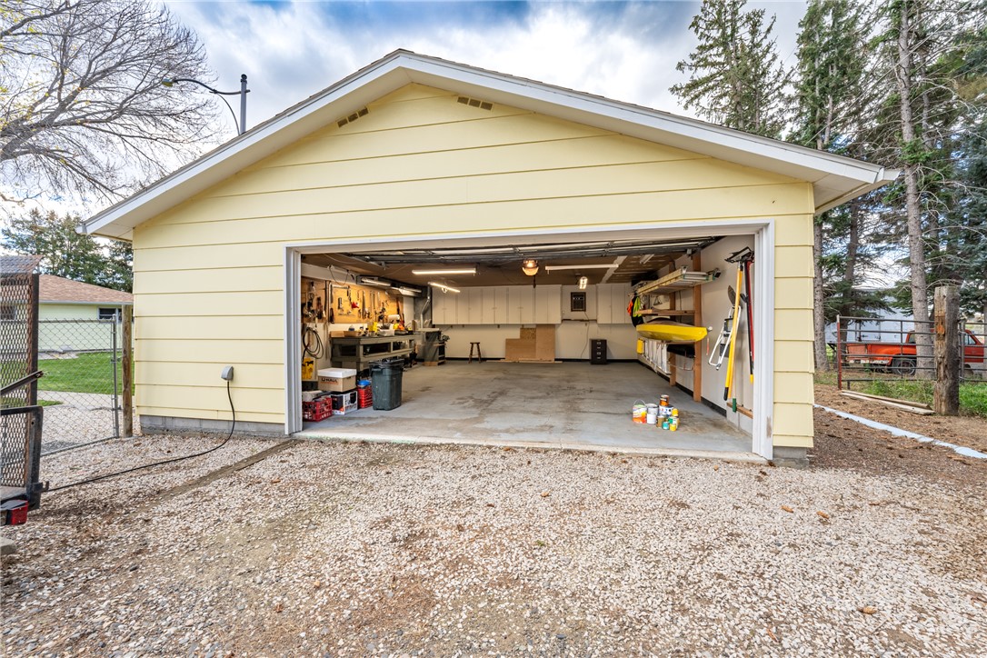 Billings, Montana 59105, United States, 4 Bedrooms Bedrooms, ,2 BathroomsBathrooms,Residential,Contingent,237191