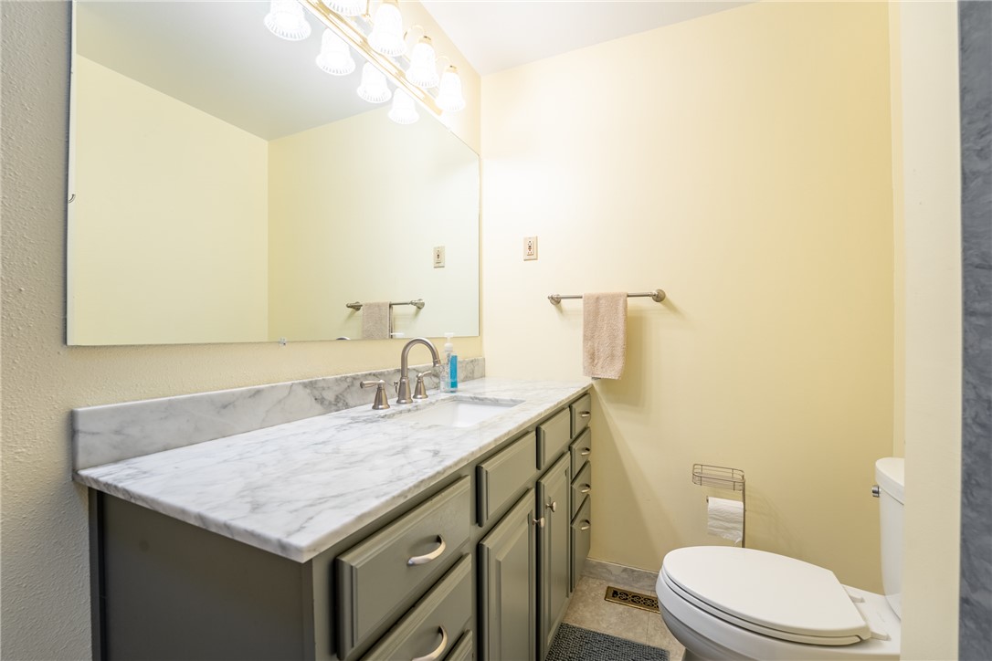 Billings, Montana 59105, United States, 4 Bedrooms Bedrooms, ,2 BathroomsBathrooms,Residential,Contingent,237191