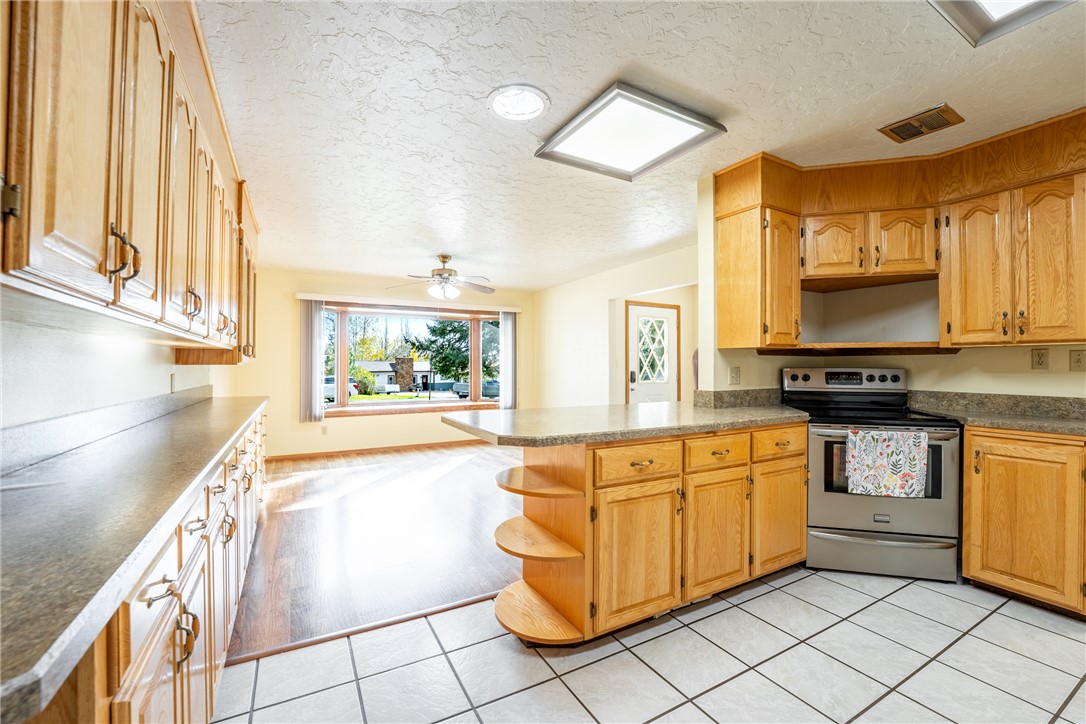 Billings, Montana 59105, United States, 4 Bedrooms Bedrooms, ,2 BathroomsBathrooms,Residential,Contingent,237191