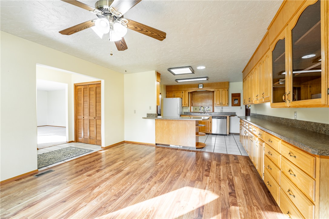 Billings, Montana 59105, United States, 4 Bedrooms Bedrooms, ,2 BathroomsBathrooms,Residential,Contingent,237191