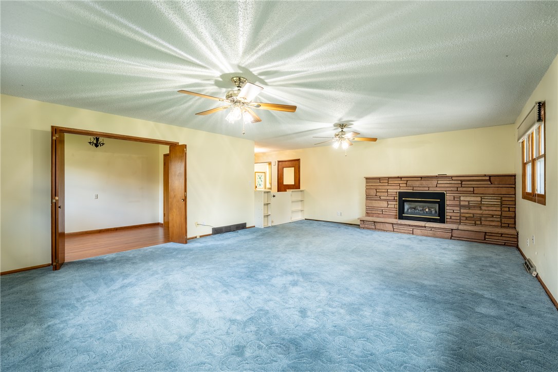 Billings, Montana 59105, United States, 4 Bedrooms Bedrooms, ,2 BathroomsBathrooms,Residential,Contingent,237191