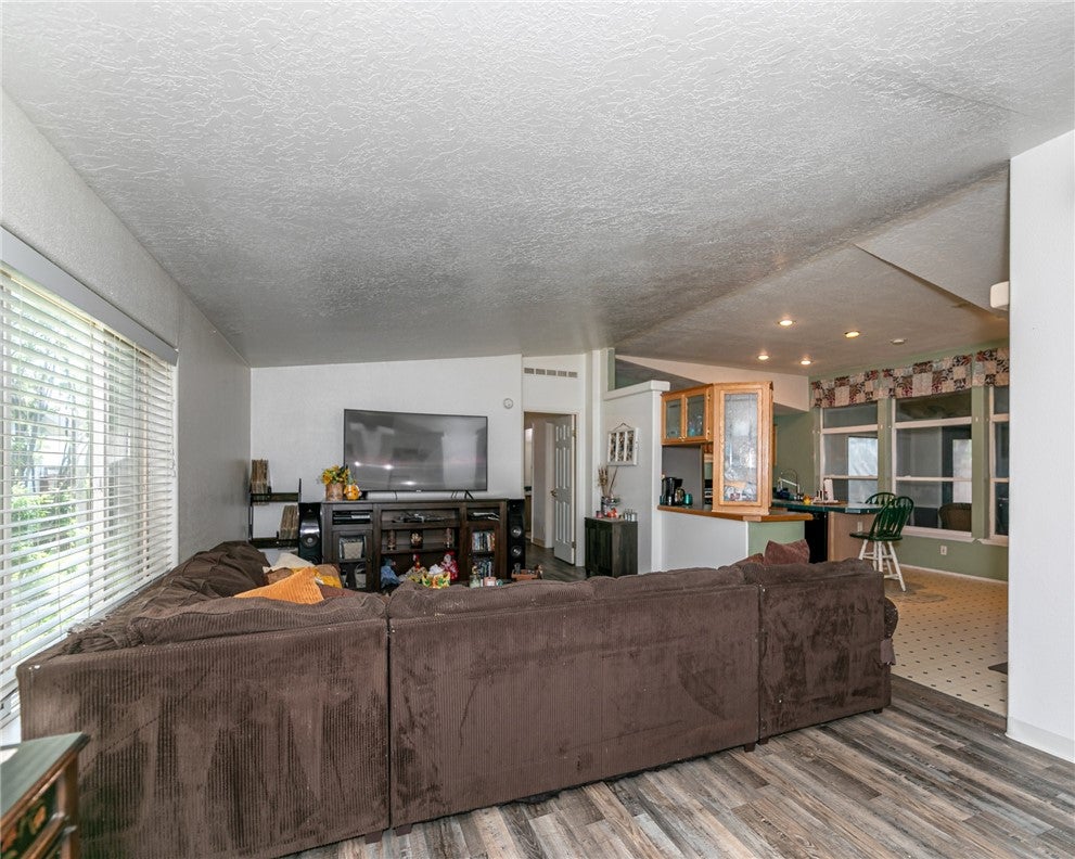 1009 Woodbine Creek Drive
