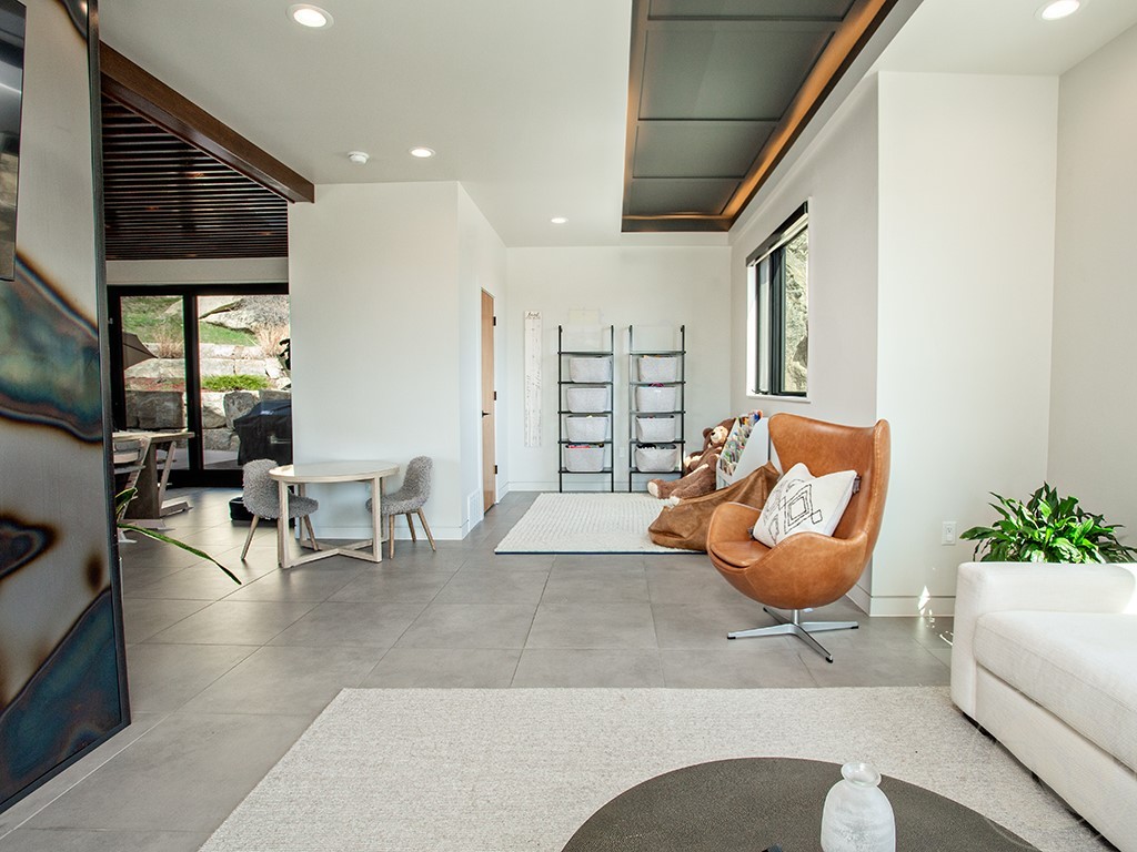 2133 Fairview Place
