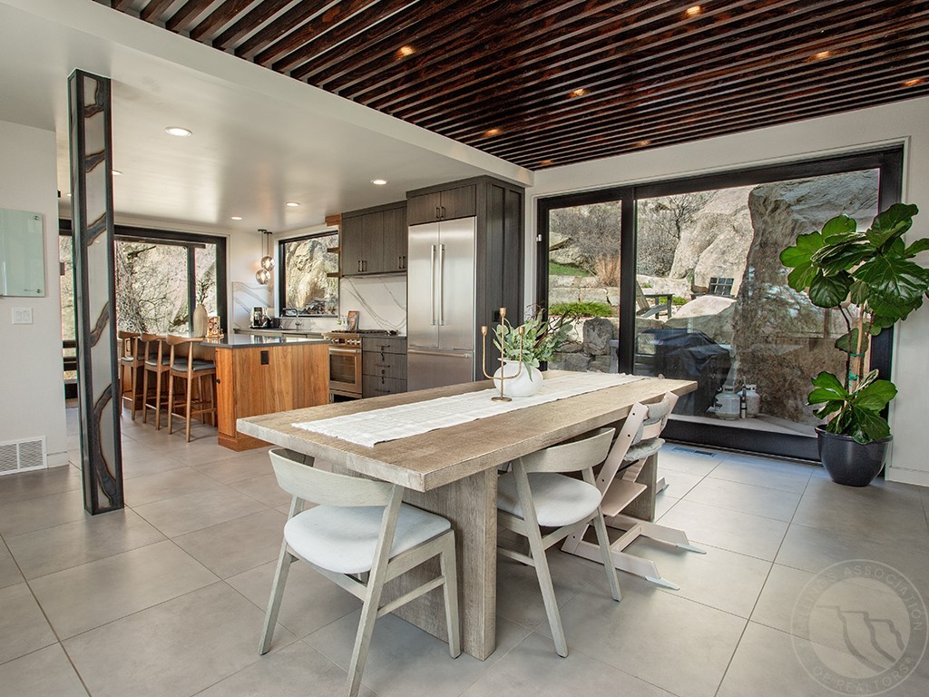 2133 Fairview Place