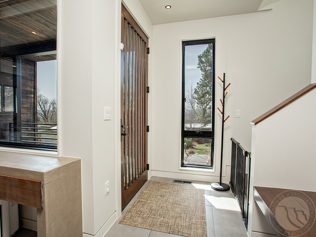 2133 Fairview Place