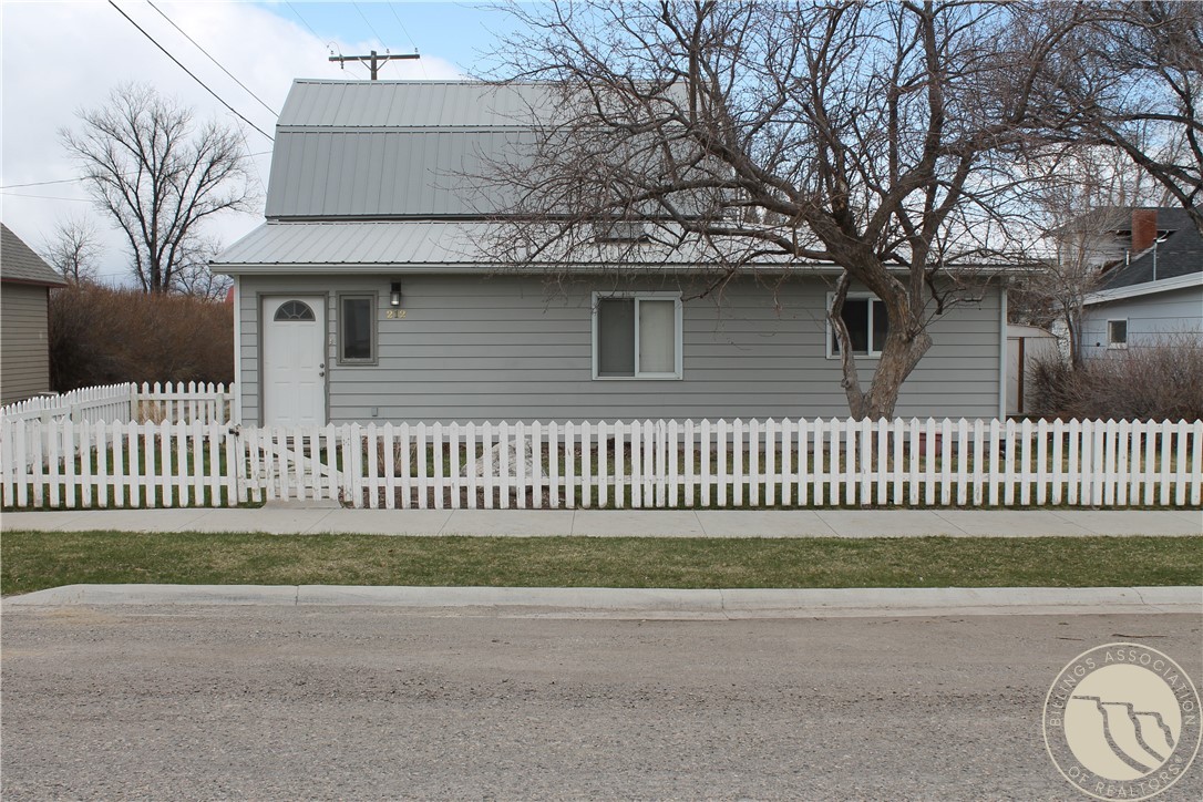 212 E 3rd Avenue
