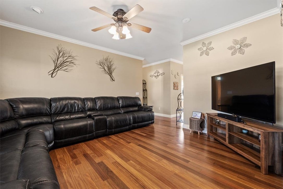 828 Troy Circle